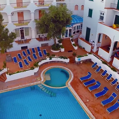 فندق Grand Lido 4*